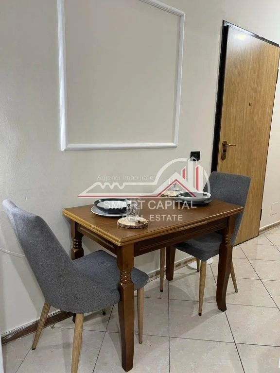 Vlore, jepet me qera apartament 1+1 Kati 6, 74 m² 300 € (Rruga Zenel Murra)