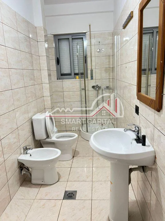 Vlore, jepet me qera apartament 1+1 Kati 6, 74 m² 300 € (Rruga Zenel Murra)