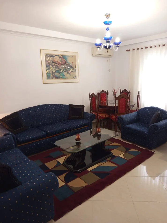 Tirane, jepet me qera apartament 3+1+Aneks+Ballkon Kati 1, 120 m² 600 € (ISH parku)