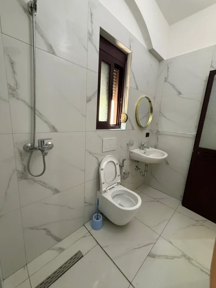 Durres, jepet me qera garsonier Studio Kati 0, 30 m² Vila Ademi 15€/dita