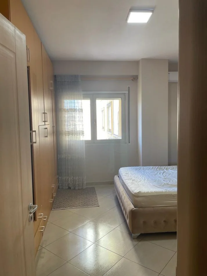 Tirane, jepet me qera apartament 2+1+Aneks+Ballkon Kati 5, 100 m² 700 € (Delijorgji)