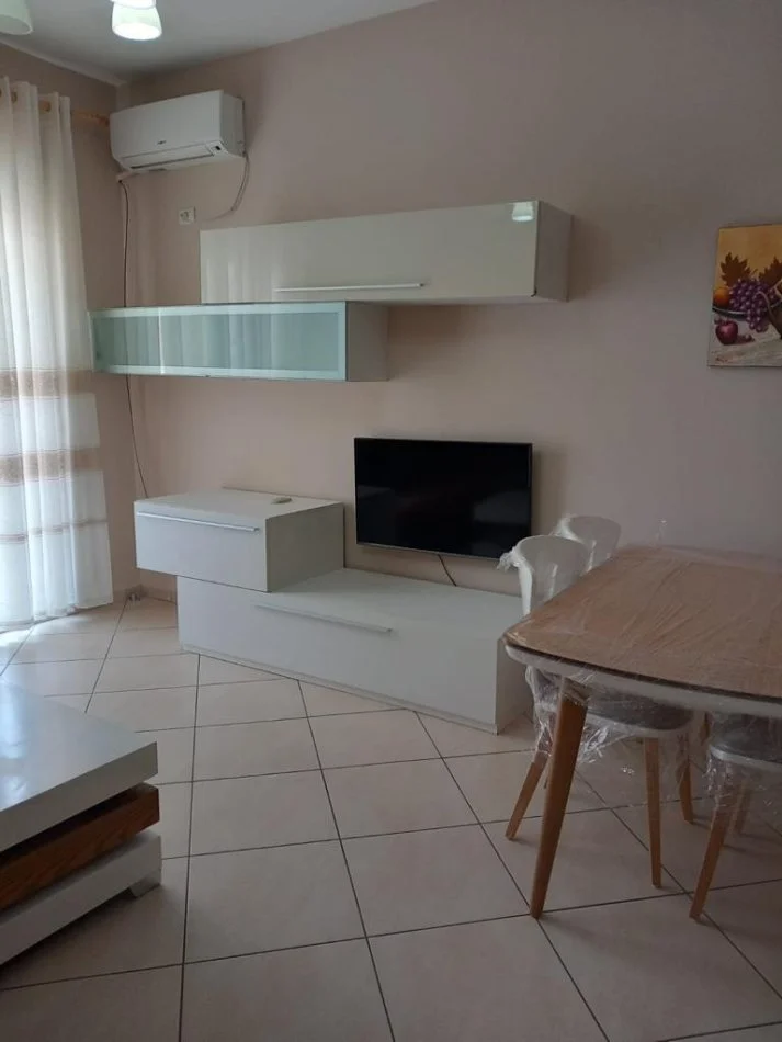 Tirane, jepet me qera apartament 2+1+Aneks+Ballkon Kati 5, 100 m² 600 € (Delijorgji)