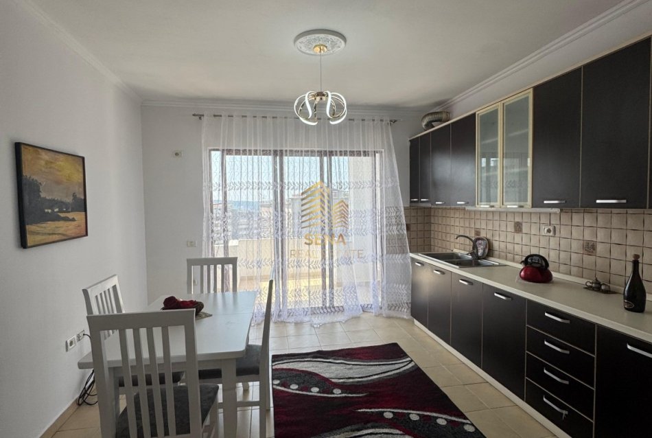 Tirane, shitet apartament 2+1+Ballkon Kati 4, 96 m² 129.000 € (Rruga Sotir Caci)