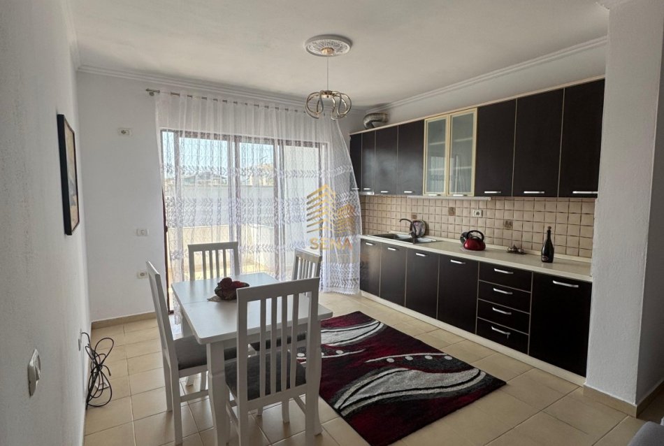 Tirane, shitet apartament 2+1+Ballkon Kati 4, 96 m² 129.000 € (Rruga Sotir Caci)