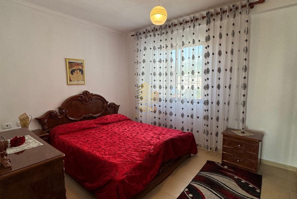 Tirane, shitet apartament 2+1+Ballkon Kati 4, 96 m² 129.000 € (Rruga Sotir Caci)