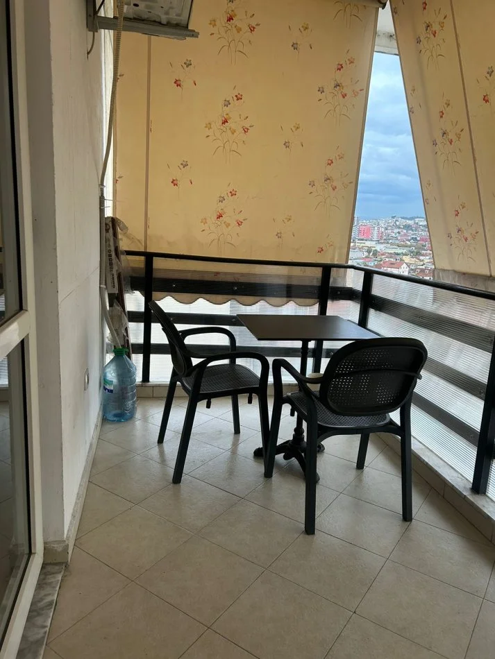 Tirane, jepet me qera apartament 2+1+Aneks+Ballkon Kati 8, 90 m² 500 € (Tre Deshmoret)