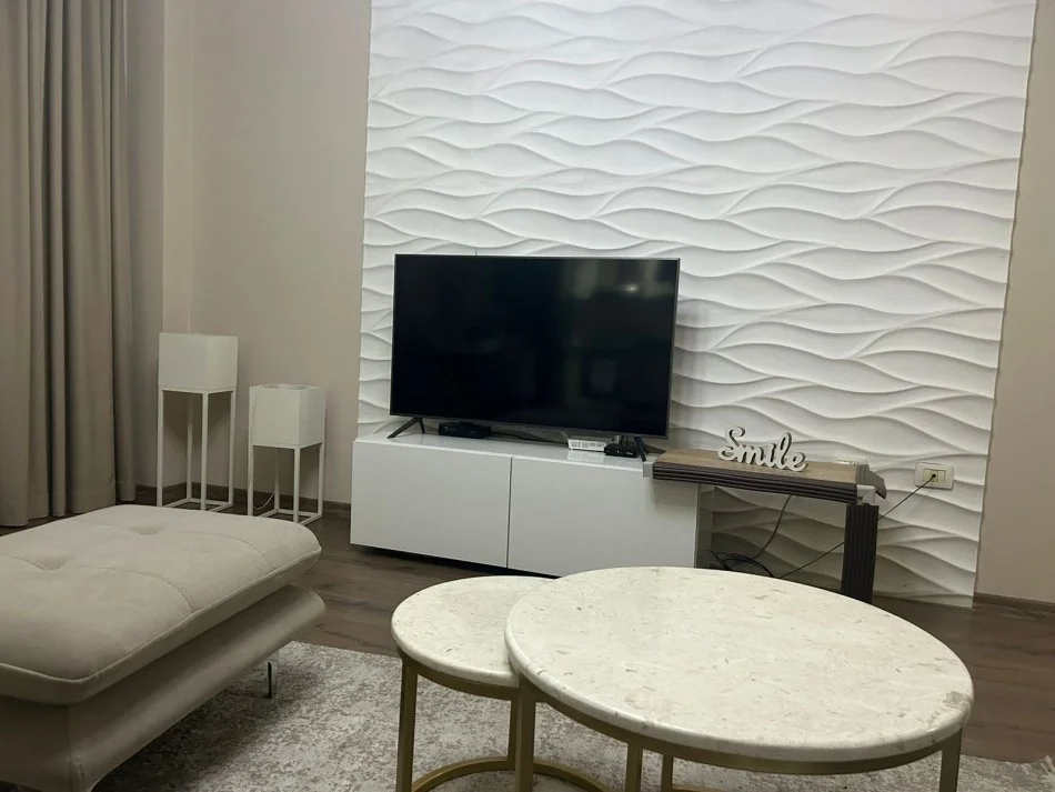 Tirane, jepet me qera apartament 2+1+Aneks+Ballkon Kati 8, 90 m² 500 € (Tre Deshmoret)