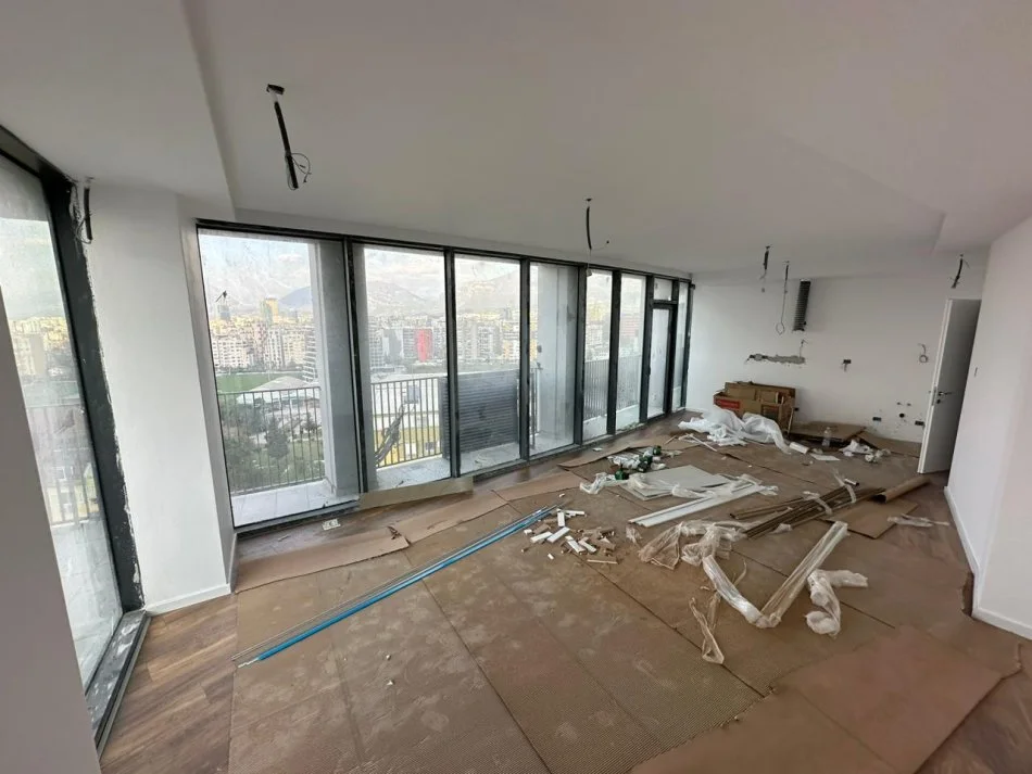 Tirane, jepet me qera ambjent biznesi Kati 9, 120 m² 1.000 € (Liqeni artificial i Tiranes (kompleksi Lake View))