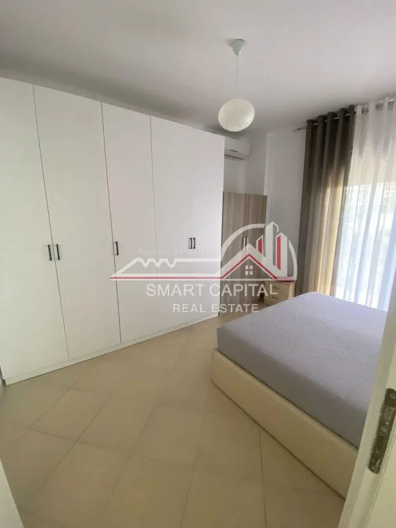 Vlore, jepet me qera 1+1+Ballkon Kati 4, 75 m² 320 € 