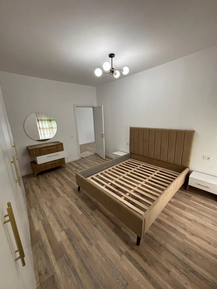 Tirane, jepet me qera 1+1+Ballkon Kati 7, 78 m² 550 € (Kompleksi i pallateve arb trans)
