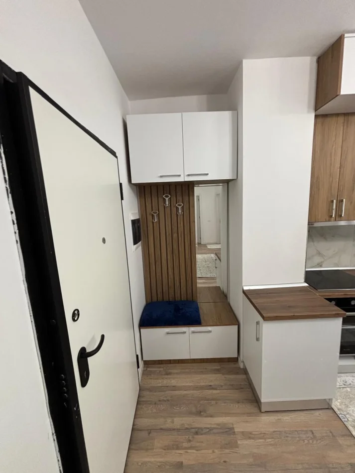 Tirane, jepet me qera 1+1+Ballkon Kati 7, 78 m² 550 € (Kompleksi i pallateve arb trans)