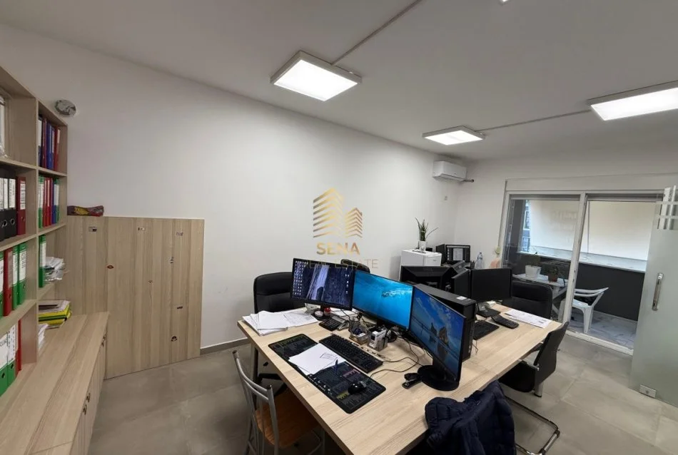 Tirane, jepet me qera zyre Kati 7, 67 m² 1.000 € (Komuna e Parisit,)