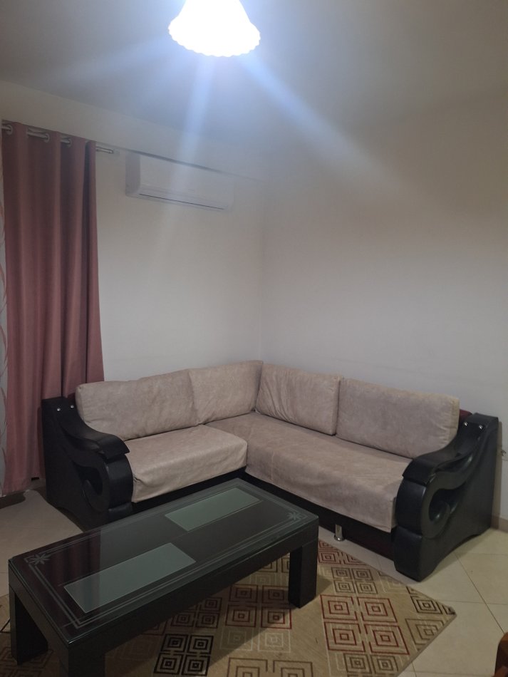 Pogradec, jepet me qera apartament 1+1+Ballkon Kati 3, 70 m² 70 € (Sulstarovari lagjia1)