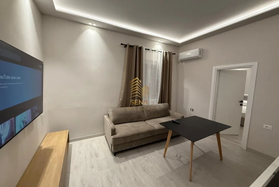 Tirane, jepet me qera apartament 1+1 Kati 4, 50 m² 700 € (Bulevardi Zogu i Pare)