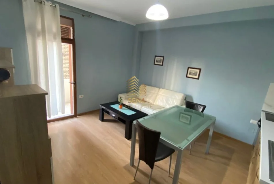 Tirane, jepet me qera apartament 1+1+Ballkon Kati 2, 68 m² 500 € (Rruga Ali Demi)
