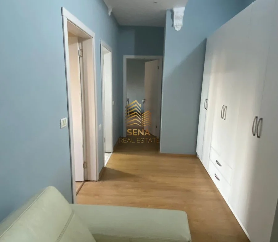 Tirane, jepet me qera apartament 1+1+Ballkon Kati 2, 68 m² 500 € (Rruga Ali Demi)