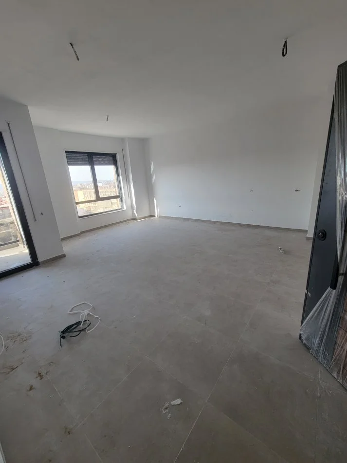 Tirane, shitet apartament 1+1+Ballkon Kati 5, 74 m² 109.001 € (Rruga 5 Maji)