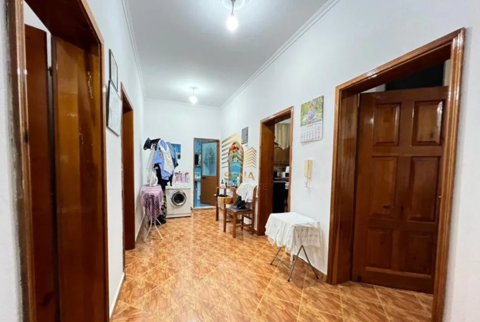 Tirane, shitet Vile 3 Katshe , 230 m² 400.000 € (Ali Demi)