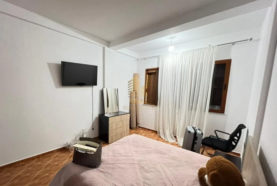 Tirane, shitet Vile 3 Katshe , 230 m² 400.000 € (Ali Demi)