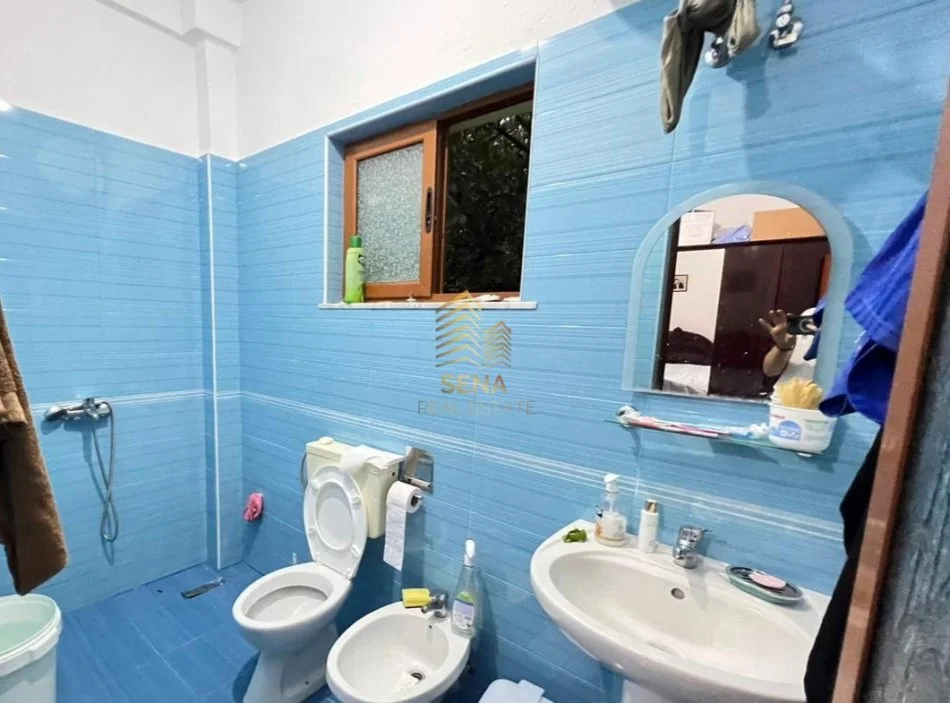 Tirane, shitet Vile 3 Katshe , 230 m² 400.000 € (Ali Demi)