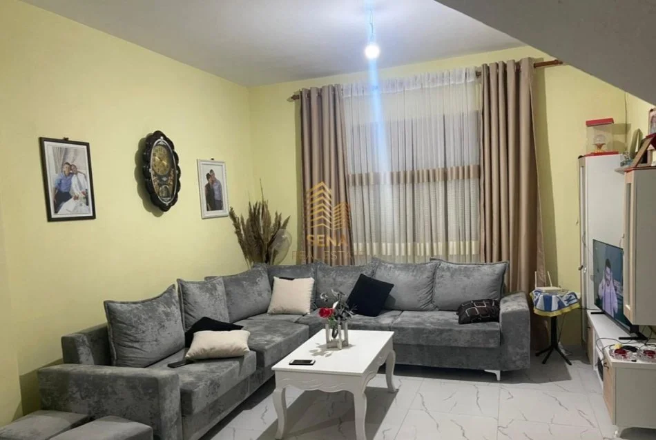 Tirane, shitet Vile 3 Katshe , 230 m² 400.000 € (Ali Demi)