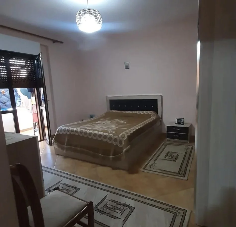 Tirane, jepet me qera apartament 2+1+Ballkon Kati 8, 110 m² 750 €
