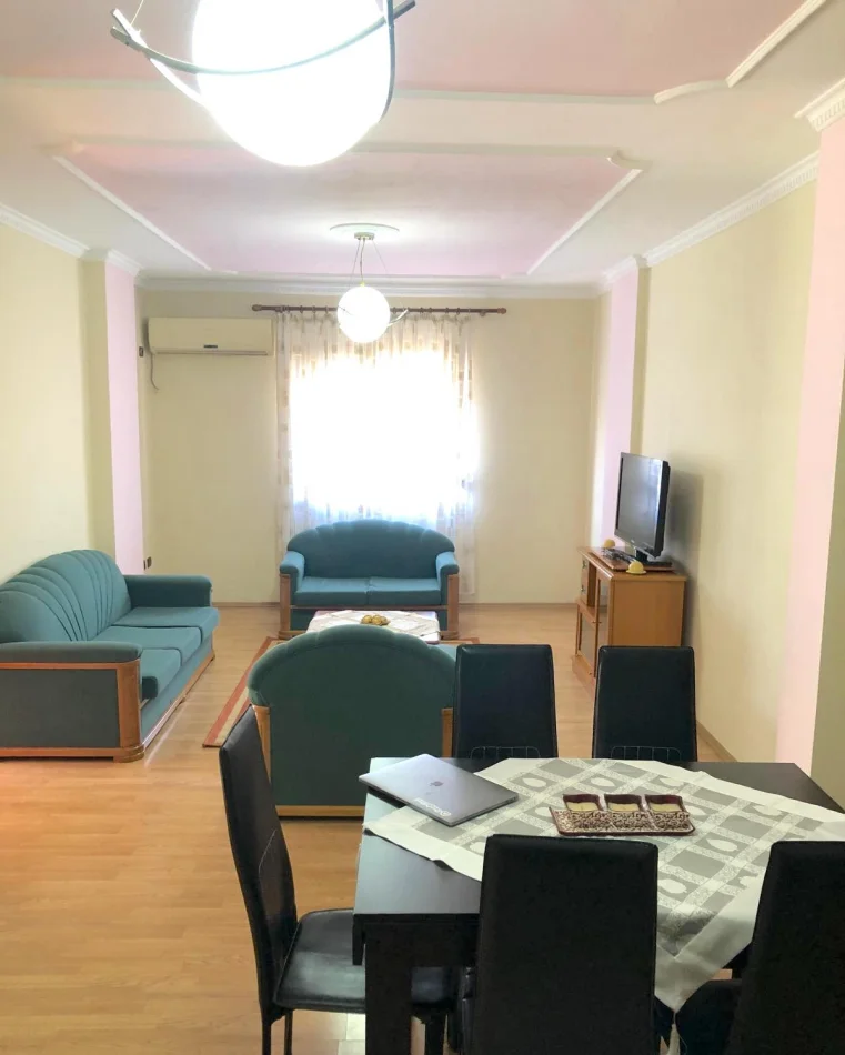 Tirane, jepet me qera apartament 2+1+Aneks+Ballkon Kati 3, 120 m² 400 € (Jordan Misja)
