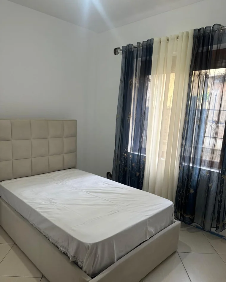 Tirane, jepet me qera apartament 1+1 Kati 3, 60 m² (Rruga Myslym Keta)