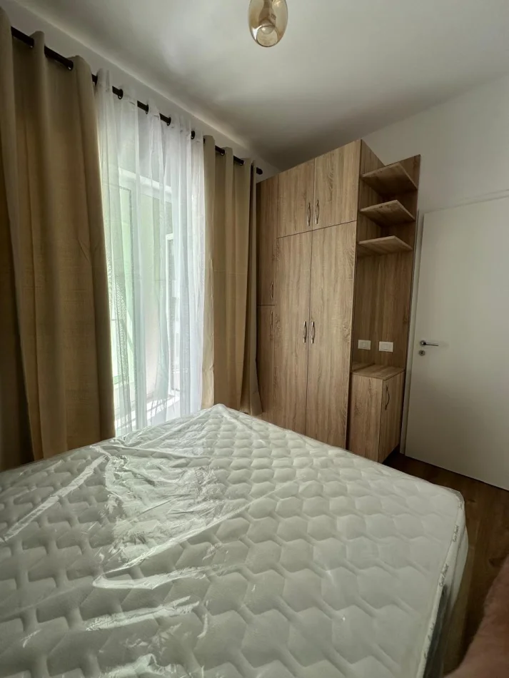 Tirane, jepet me qera apartament 1+1+Ballkon Kati 3, 62 m² 450 € (Kompleksi Kadiu)