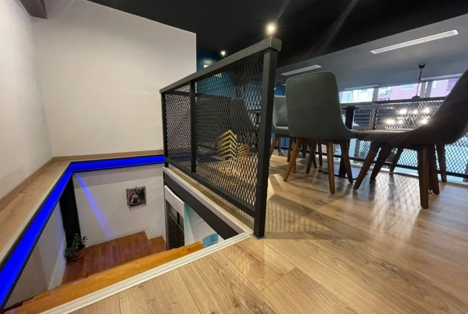 Tirane, shitet ambjent biznesi Kati 0, 63 m² 180.000 € (Oxhaku)