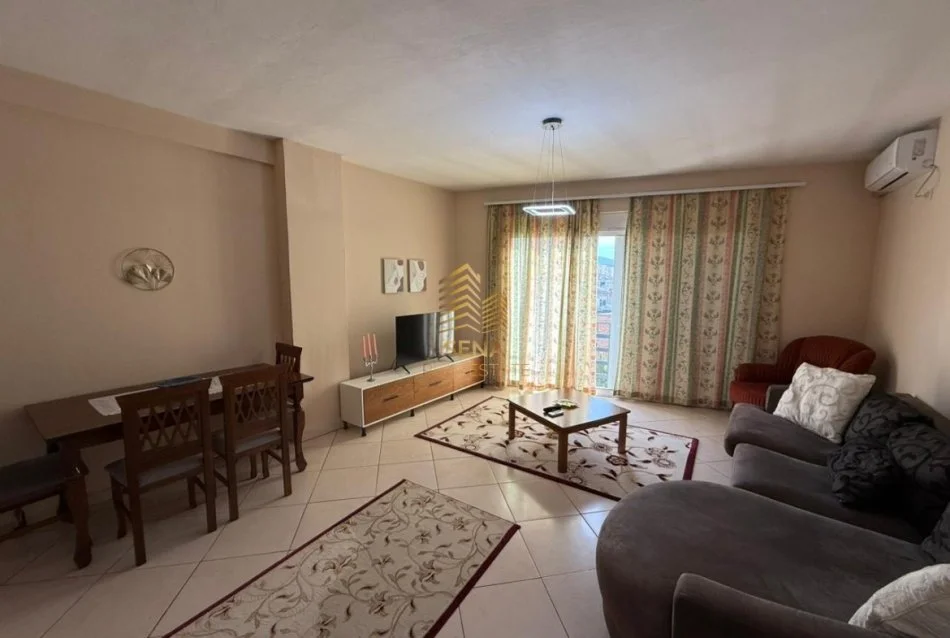 Tirane, jepet me qera apartament 2+1+Ballkon Kati 6, 110 m² 500 € (Oxhaku, Rruga Kongresi i Manastirit)