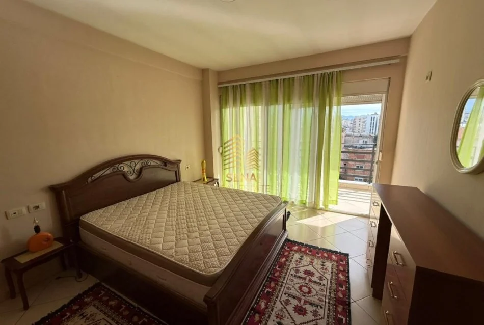 Tirane, jepet me qera apartament 2+1+Ballkon Kati 6, 110 m² 500 € (Oxhaku, Rruga Kongresi i Manastirit)