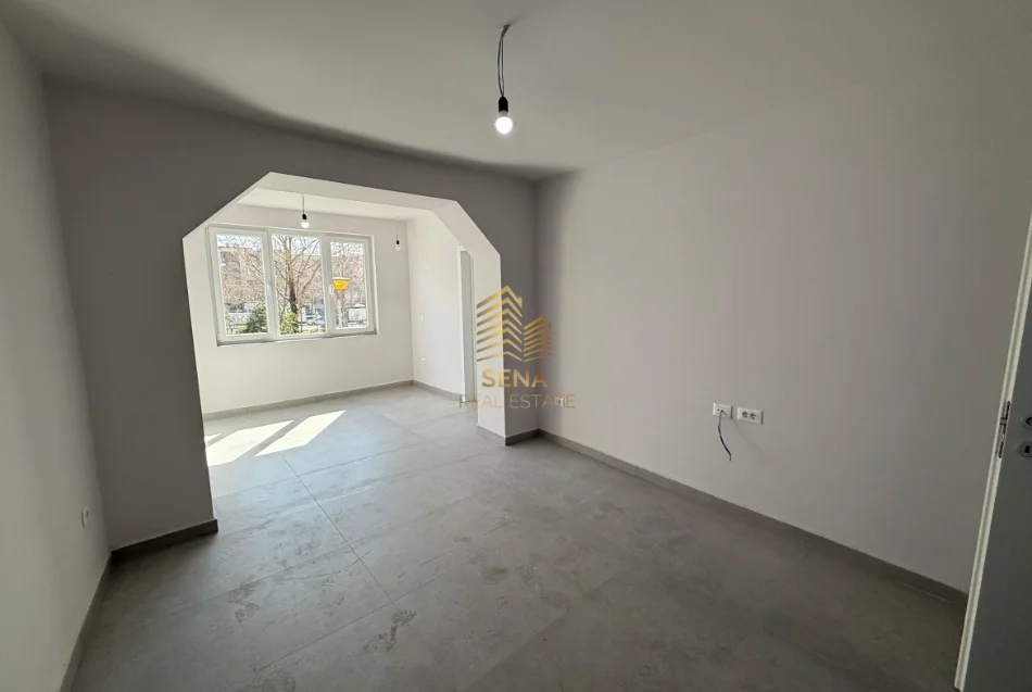 Tirane, jepet me qera ambjent biznesi Kati 2, 103 m² 1.300 € (Rruga Sitki Cico, prane Bulevardit Zhan D’Ark)