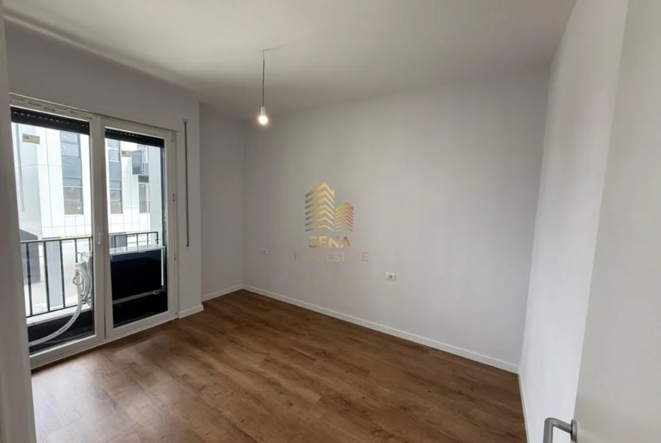 Tirane, jepet me qera apartament 2+1 Kati 1, 78 m² 500 € (5 Maji, Kompleksi ”Tirana Uptown”)