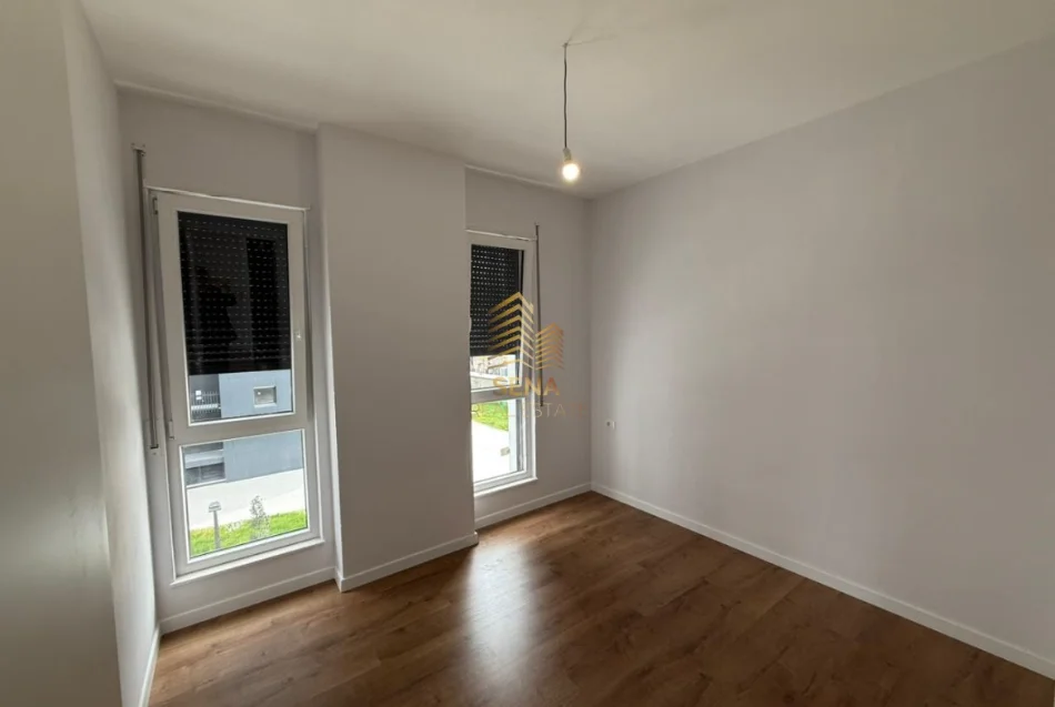 Tirane, jepet me qera apartament 2+1 Kati 1, 78 m² 500 € (5 Maji, Kompleksi ”Tirana Uptown”)
