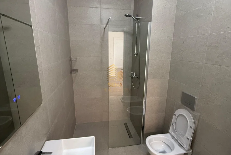 Tirane, jepet me qera apartament 2+1 Kati 1, 78 m² 500 € (5 Maji, Kompleksi ”Tirana Uptown”)