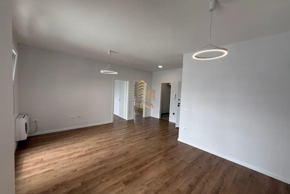 Tirane, jepet me qera apartament 2+1 Kati 1, 78 m² 500 € (5 Maji, Kompleksi ”Tirana Uptown”)