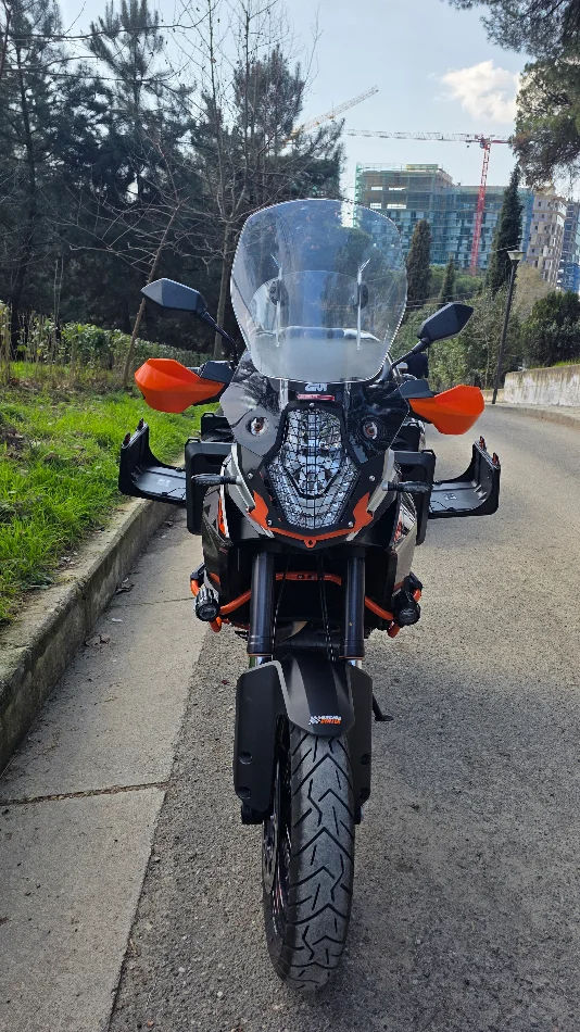 Tirane, shes Tourer KTM 1190 Adventure 2016 ABS , gri metalizato 31.000 km 11.000 €