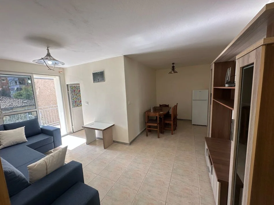 Tirane, jepet me qera apartament 1+1+Ballkon Kati 2, 66 m² 500 € (Rruga Bardhok Biba)