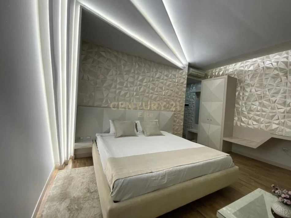 Tirane, shitet hotel Kati 8, 24.000 m² 5.500000 € (RRUGA E ELBASANIT)