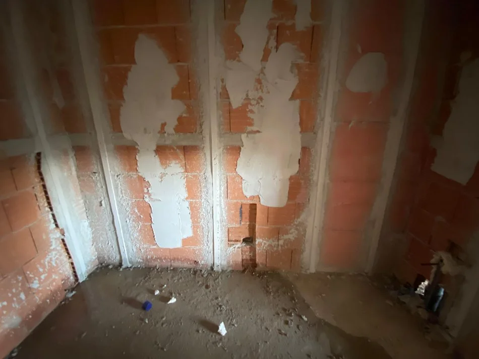 Shitet apartament 1+1