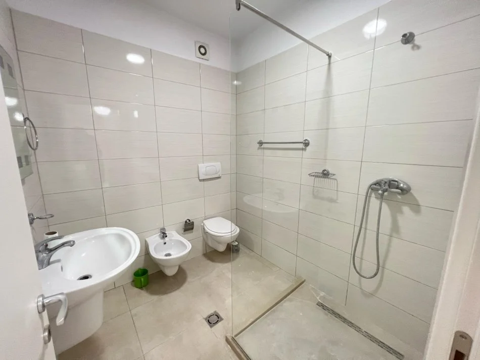 QERA Apartament 2+1 me 2 Tualete dhe ballkon