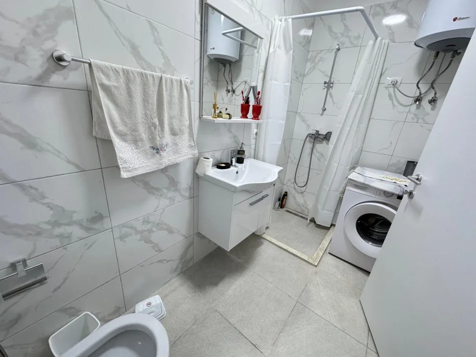 Jepet me qera 1+1+parking