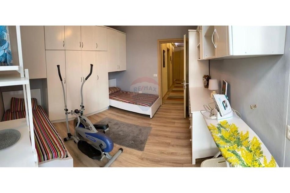 Tirane, jepet me qera apartament 2+1+Ballkon Kati 13, 135 m² 800 € (Myslym Shyri)