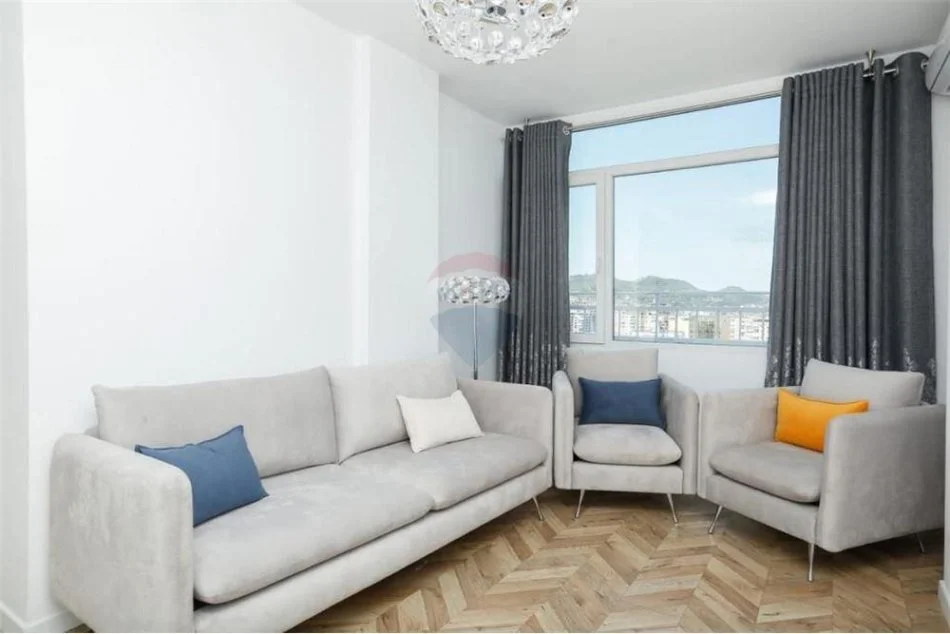 Tirane, jepet me qera 2+1+Ballkon Kati 10, 90 m² 750 € (petronini)
