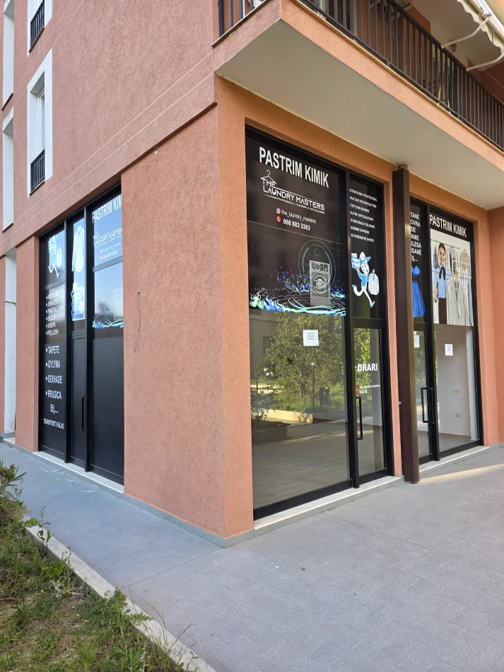 Tirane, jap me qera ambjent biznesi Kati 0, 52 m² 650 € (Tom Plezha)