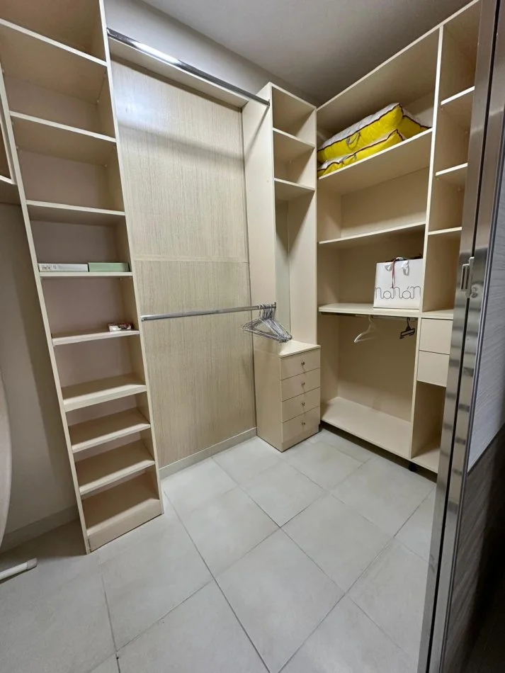 Tirane, jepet me qera apartament 1+1 Kati 7, 600 € (Rruga Muharem Butka)