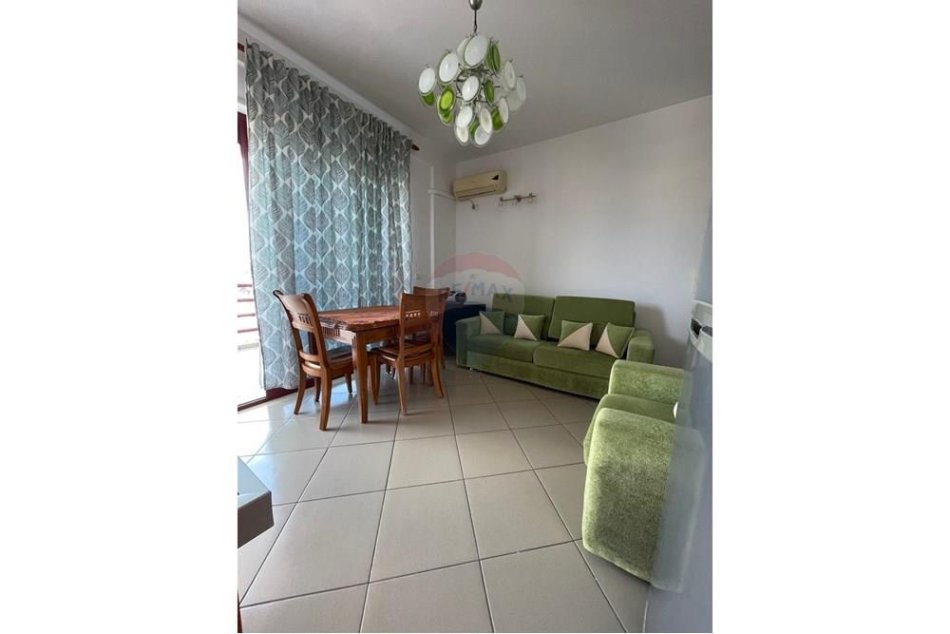 Tirane, jepet me qera apartament 1+1+Ballkon , 400 € (selvia rruga e dibres)