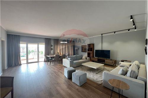 Tirane, jepet me qera apartament 2+1+Ballkon Kati 6, 135 m² 900 € (donbosko)