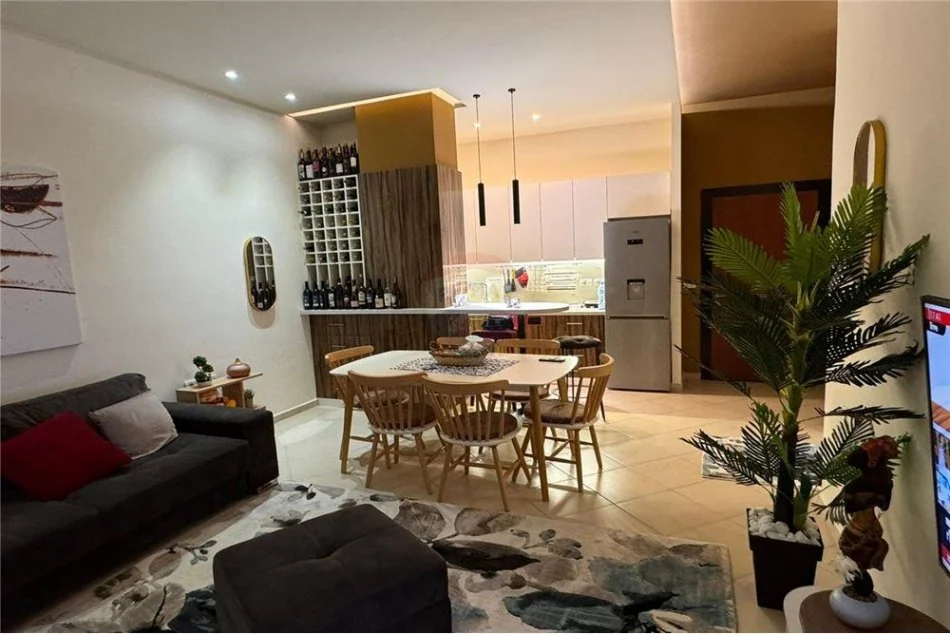 Tirane, jepet me qera apartament 1+1+Ballkon Kati 0, 70 m² 600 € (Rruga Bill Klinton)